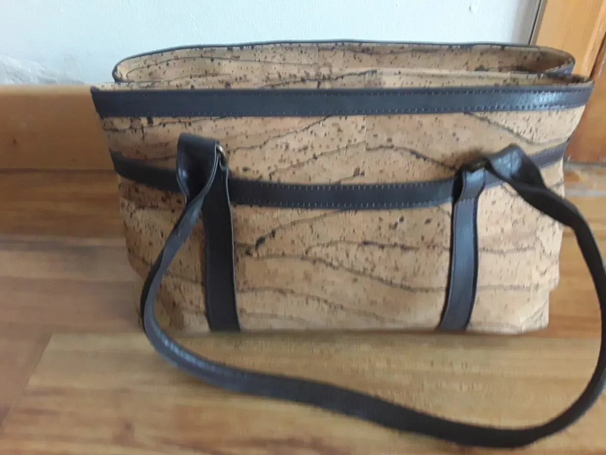 New condition designer bag rarely used - Image 3