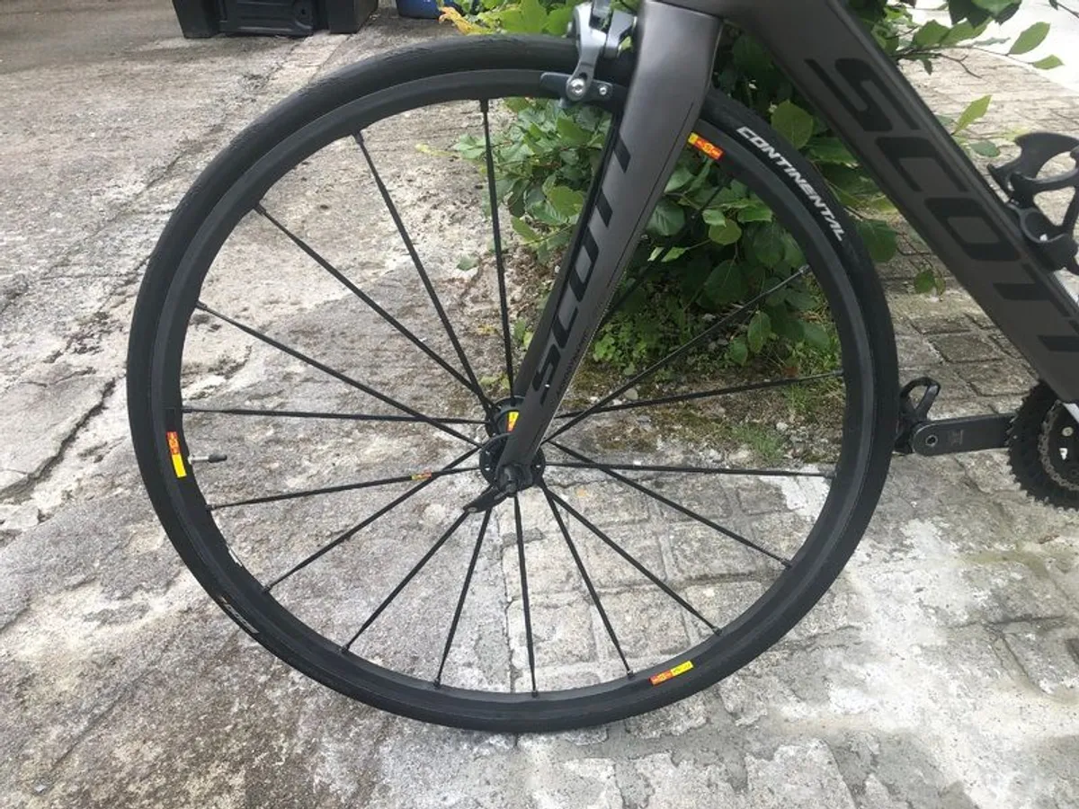 Road bike. Scott foil 15 Ultegra  DI2 - Image 4