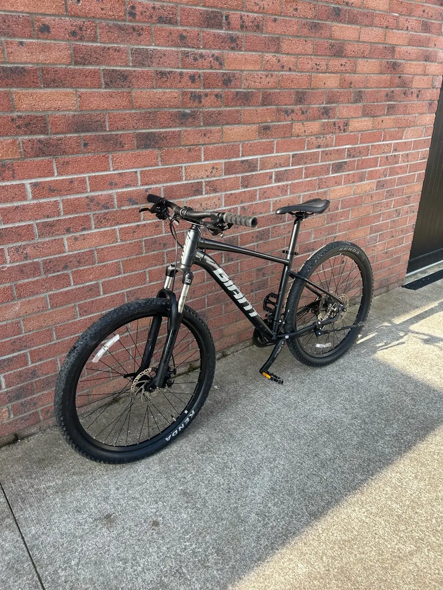 Giant Talon Mountain Bike - Image 2
