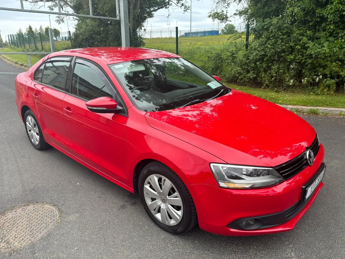 12 VW JETTA LOW MILEAGE - Image 1