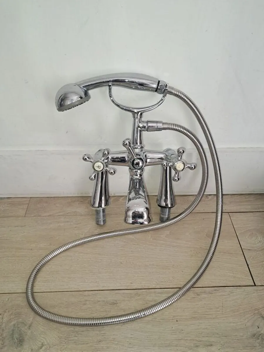 Bath Shower Mixer Tap With Kit (Chrome)