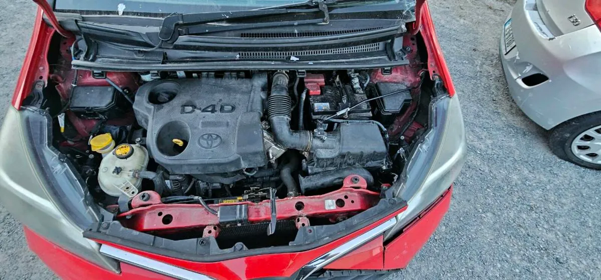 Toyota yaris light damage drive home - Image 3