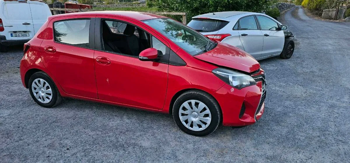 Toyota yaris light damage drive home - Image 1