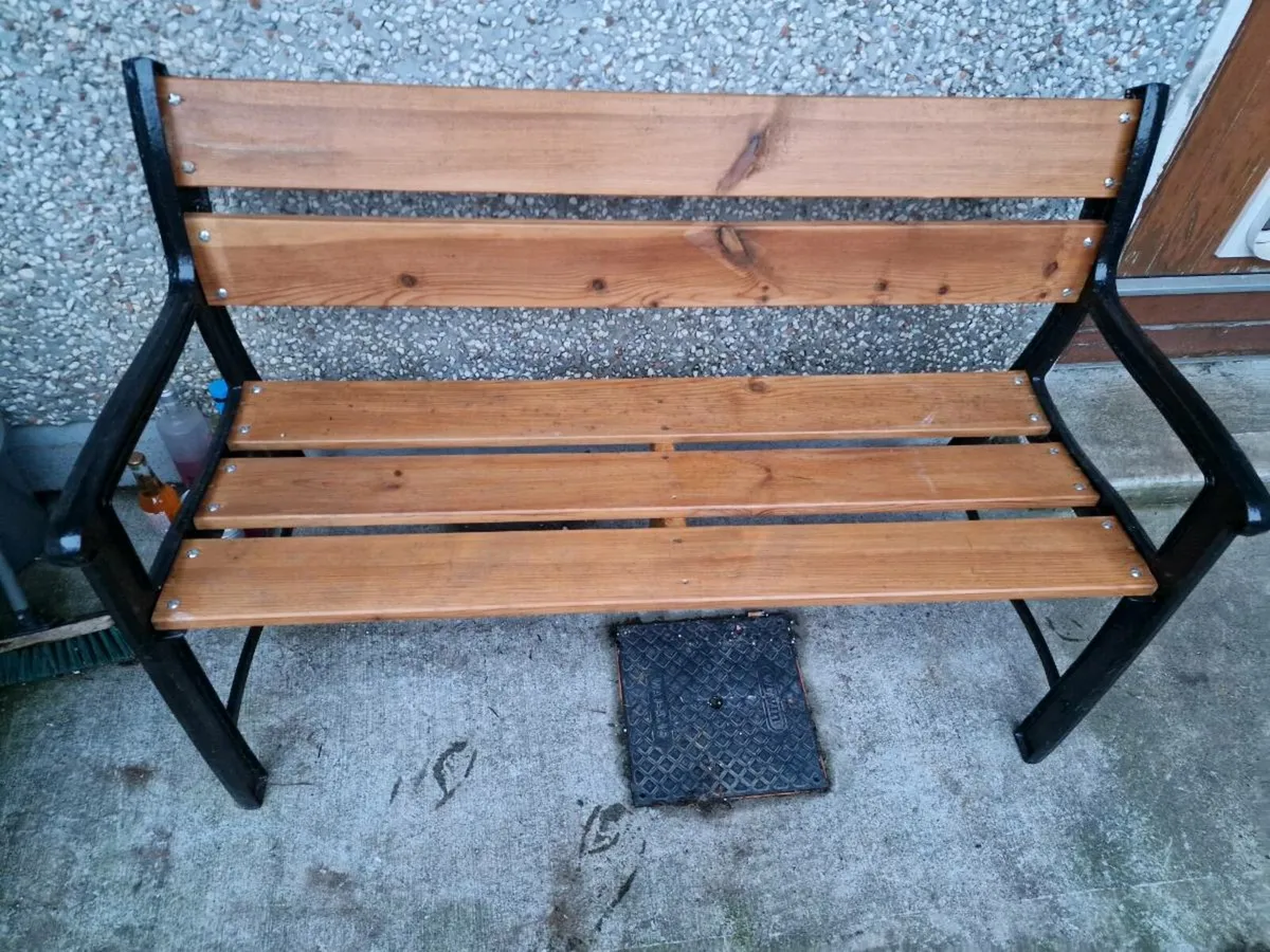 Cast iron Garden bench - Image 4