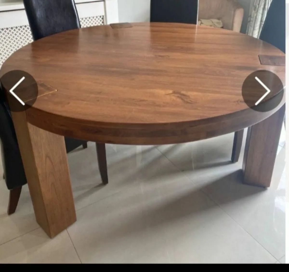 Table and chairs - Image 2