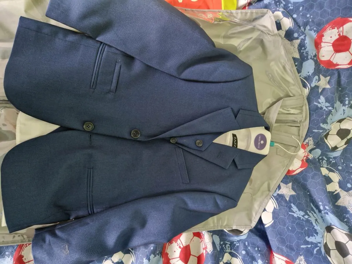 3 boys suits - Image 1