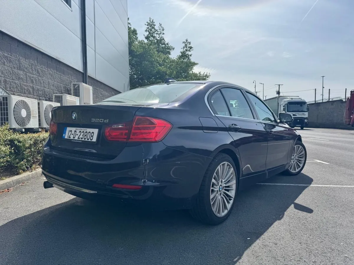 BMW 320d Luxury Auto - Image 2
