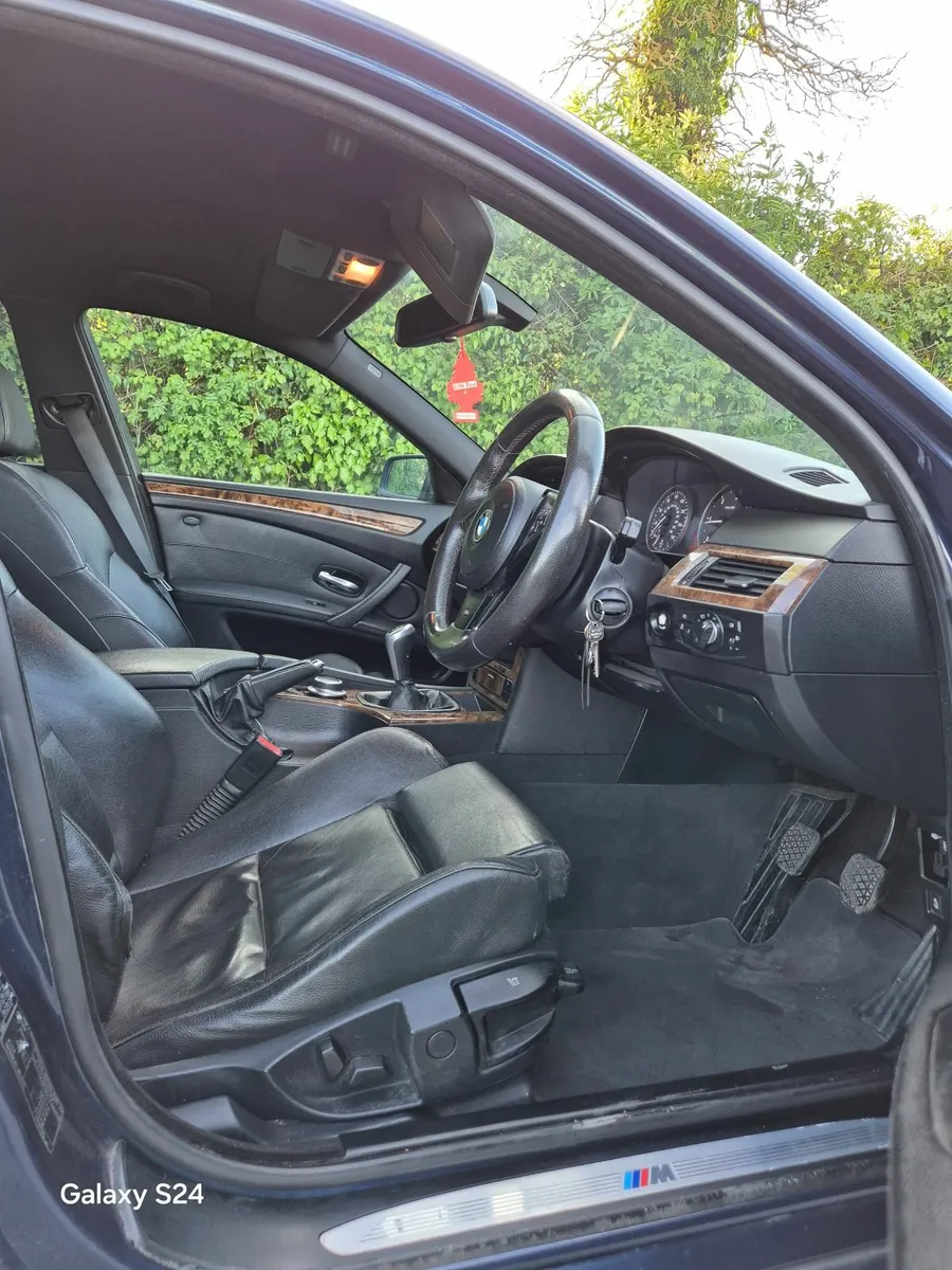 BMW 5-Series 2007 - Image 3