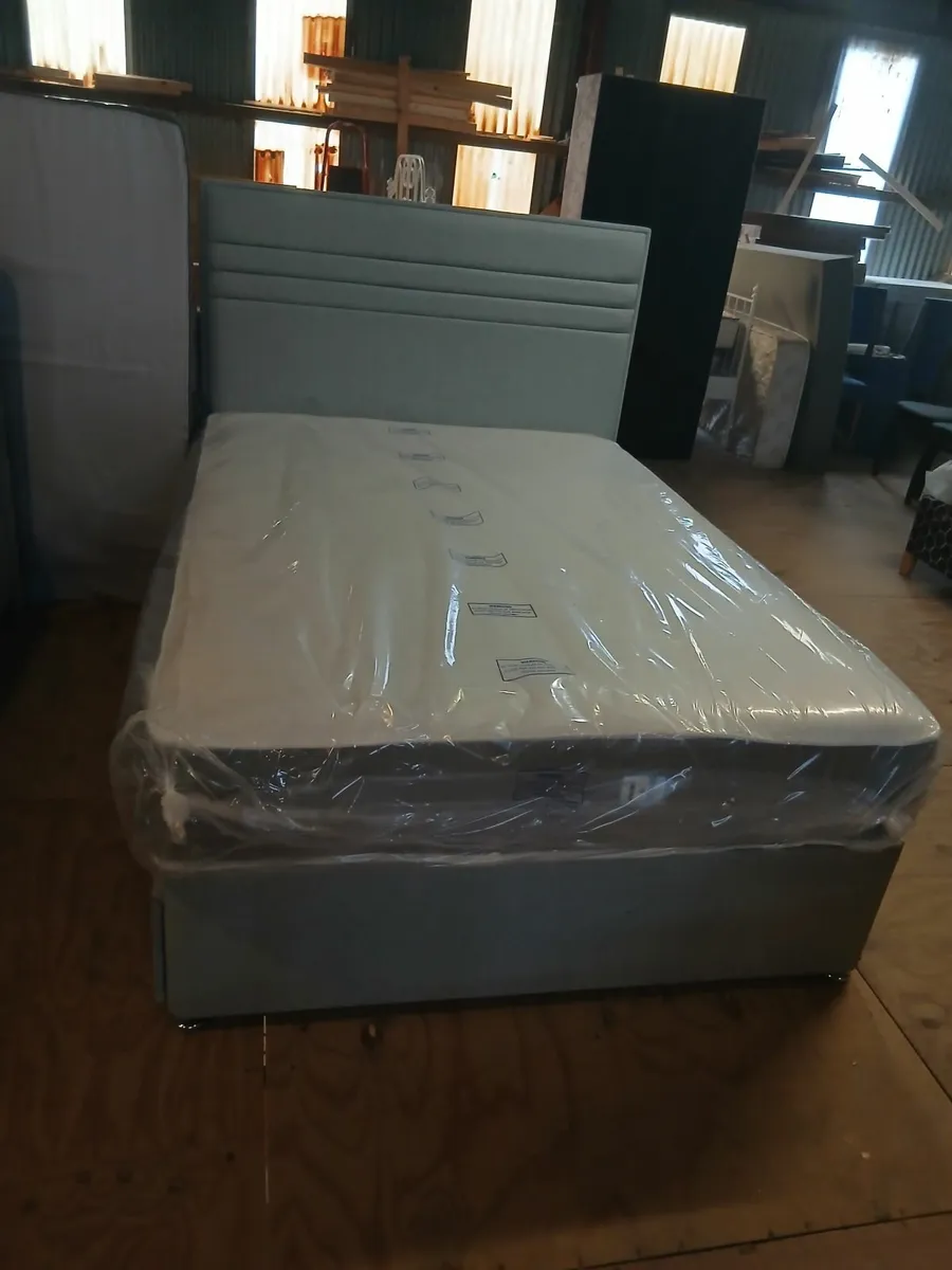 Bed - Image 1