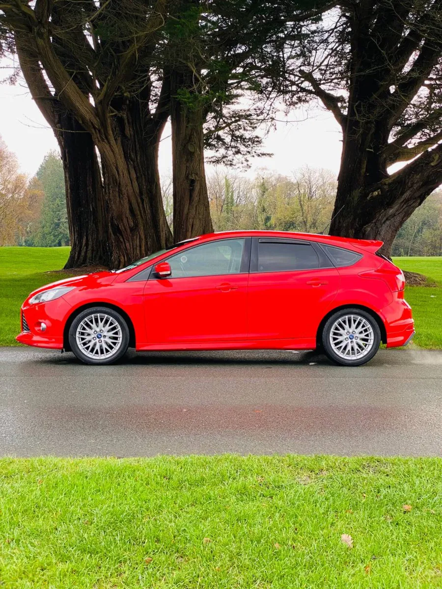 Ford Focus 2013 Zetec - Image 2