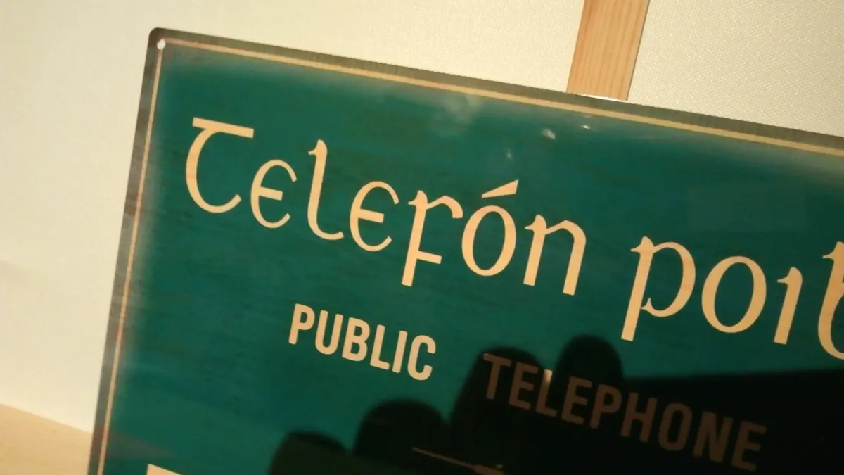 Irish telephone novelty metal tin sign - Image 2