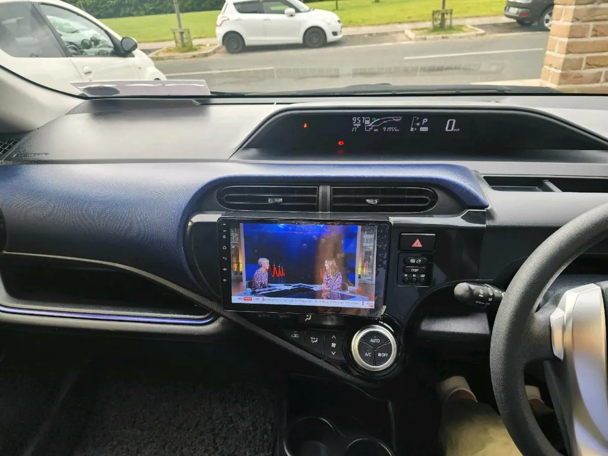 TOYOTA AQUA 2015 HYBRID AUTOMATIC LOW MILES - Image 2