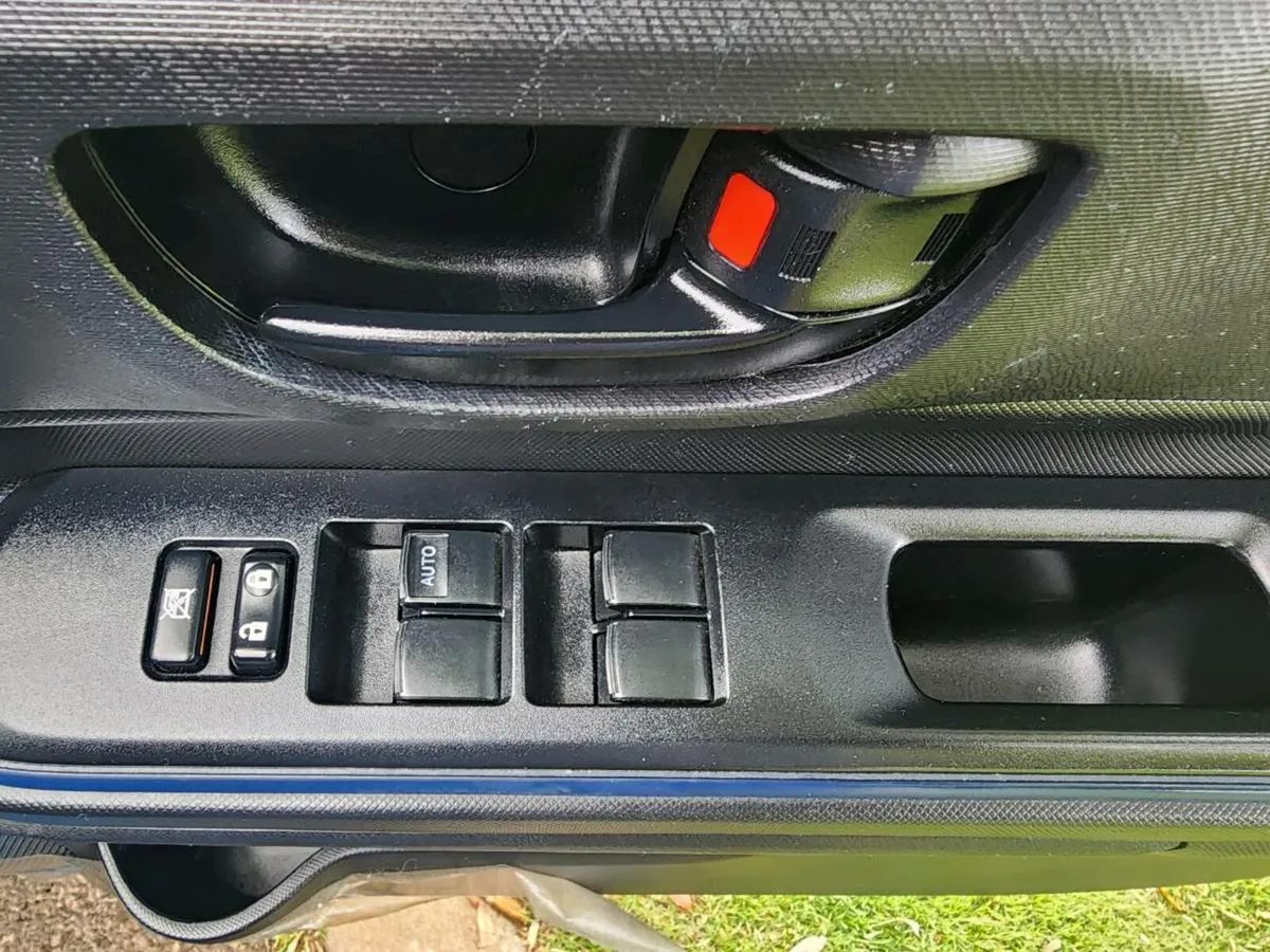 TOYOTA AQUA 2015 HYBRID AUTOMATIC LOW MILES - Image 4