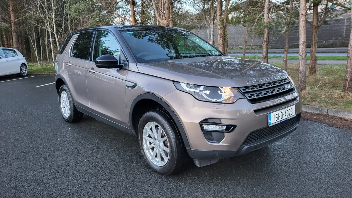 2016 Landrover discovery 2.0D 7 Seater - Image 1