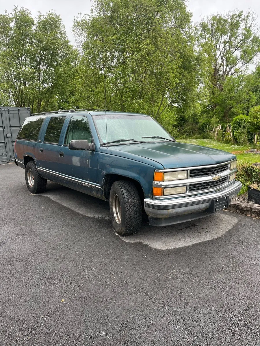Chevy suburban - Image 1