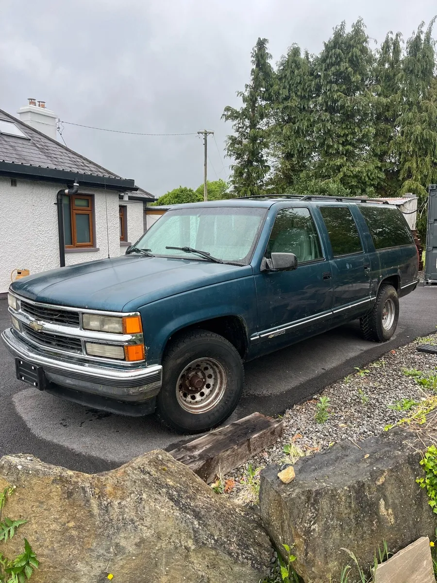 Chevy suburban - Image 2