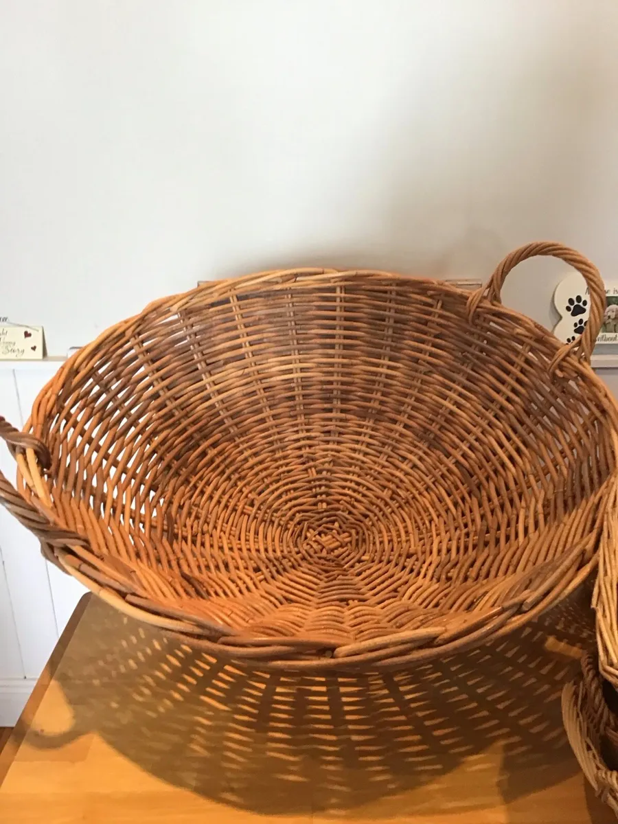 BASKETS……. SELECTION OF VARIOUS SHAPES AND SIZES - Image 4