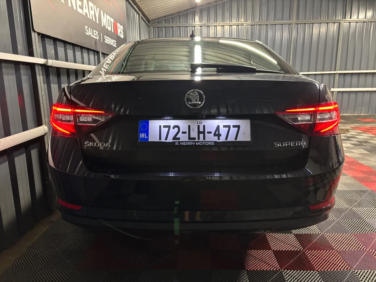 2017 172 Skoda Superb 2.0 TDI 190bhp Style - Image 2