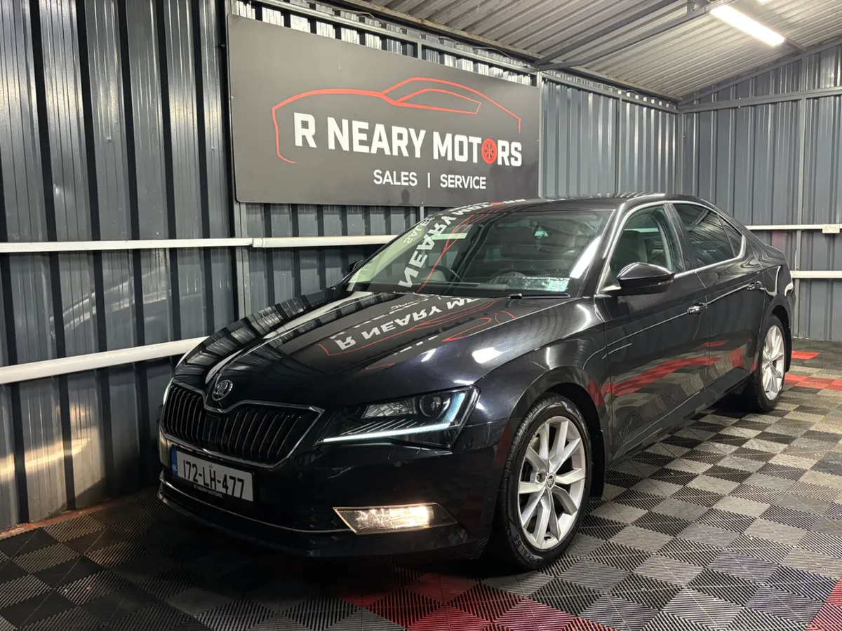 2017 172 Skoda Superb 2.0 TDI 190bhp Style - Image 4
