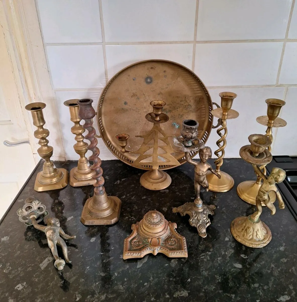 Selection of brass and metalware as per photos - Image 1