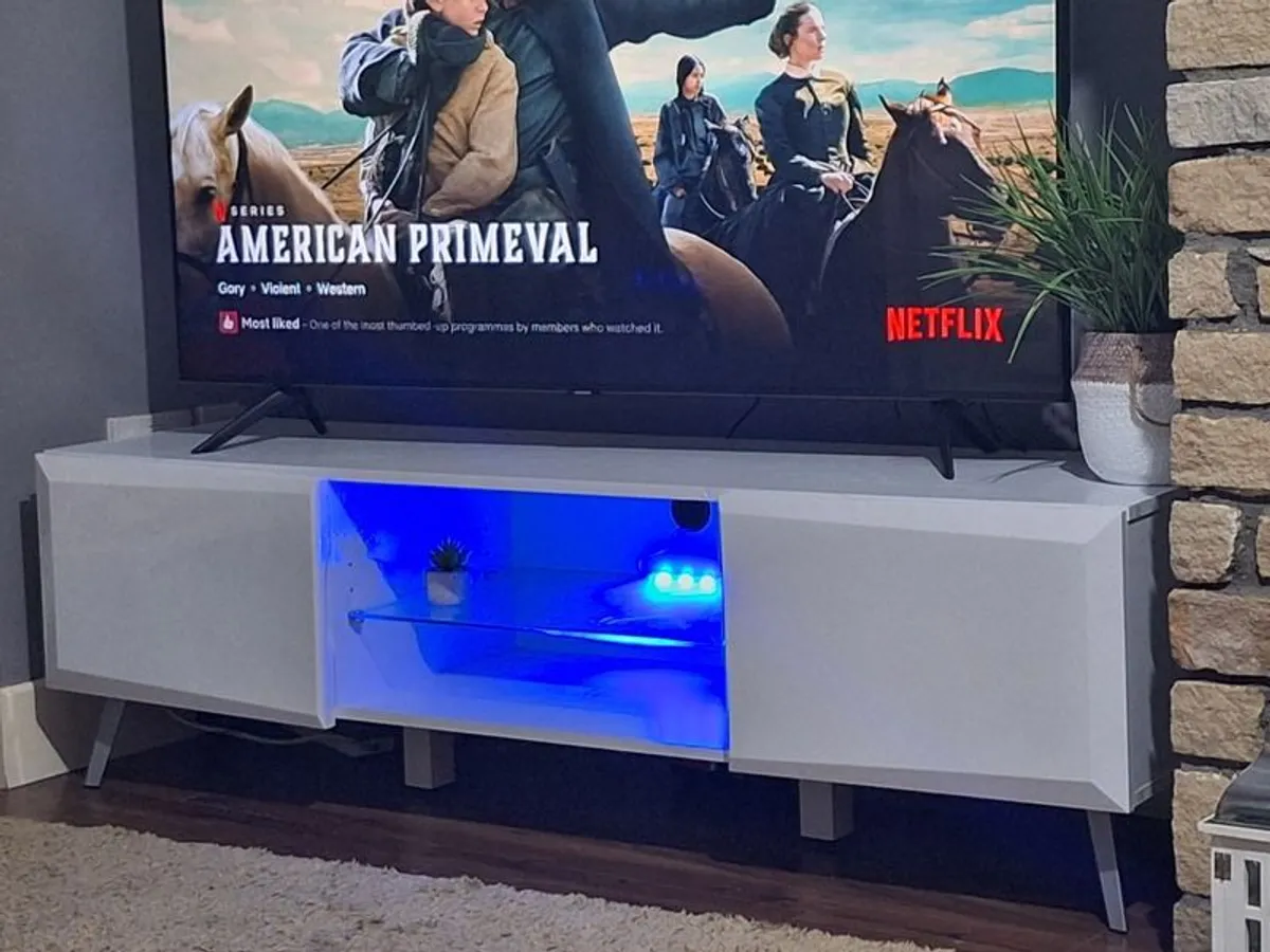 Tv cabinet