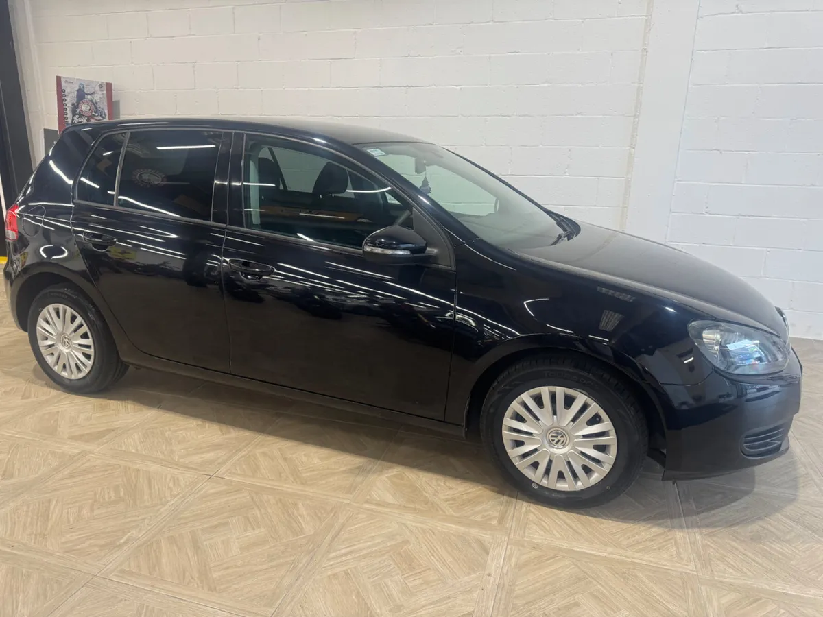 Volkswagen Golf 2011 - Image 2