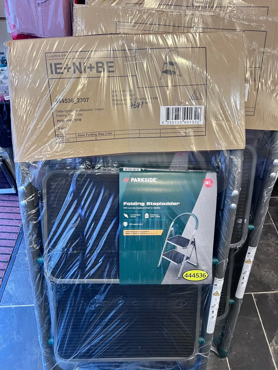 2 step folding ladder New - Image 4