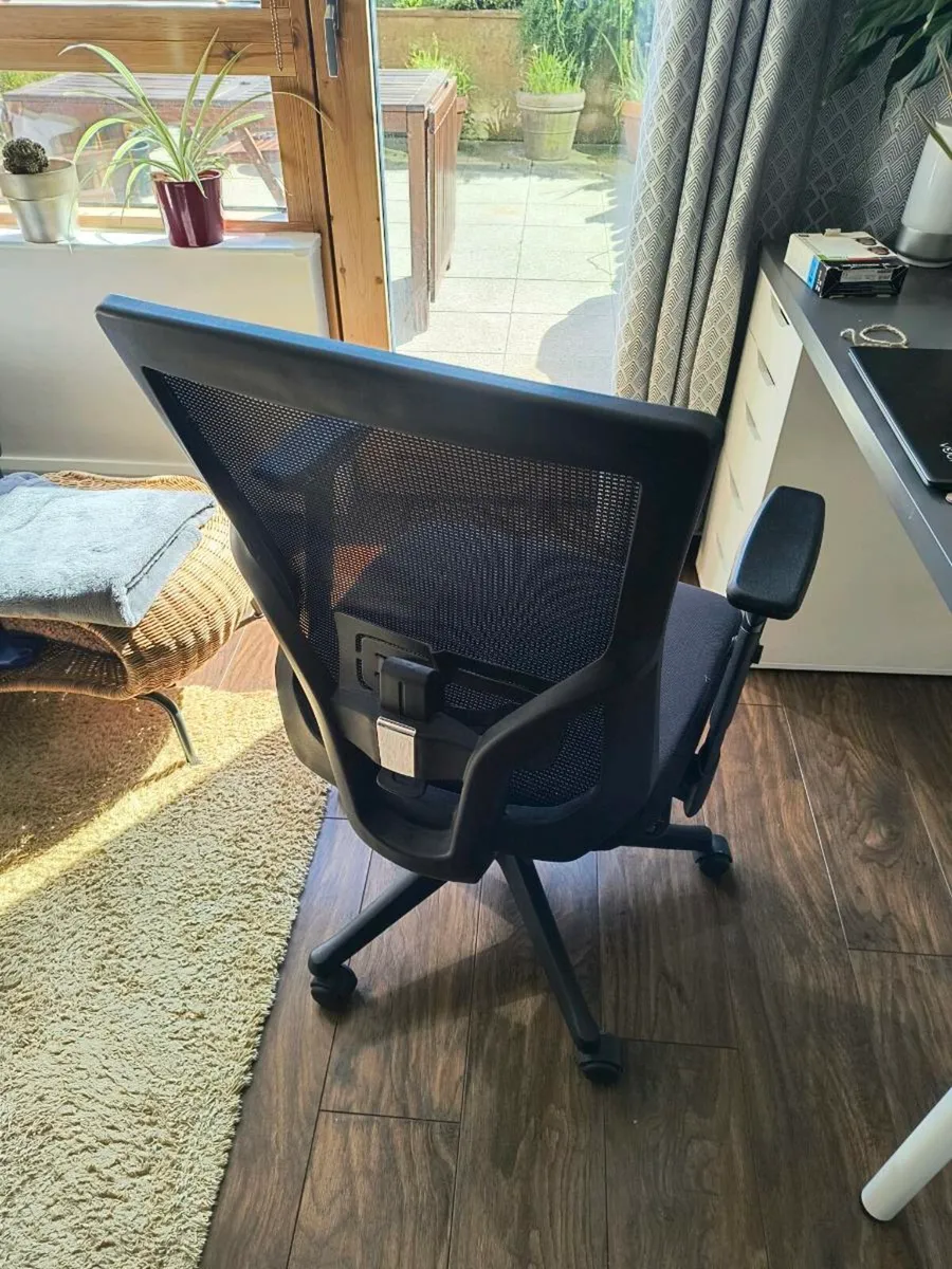 Office chair - Image 2