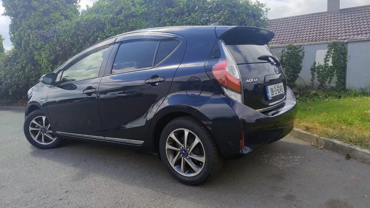 MINT TOYOTA AQUA HYBRID~BRAND NEWNCT 05/27=€11,450 - Image 3