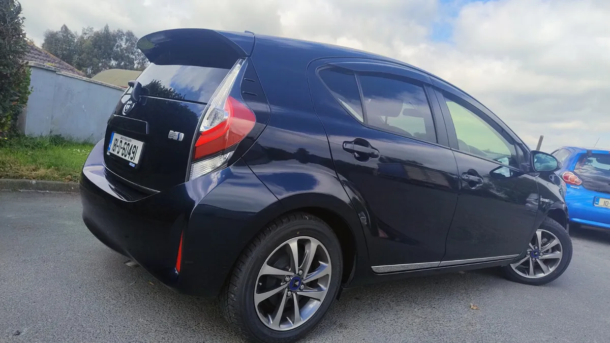MINT TOYOTA AQUA HYBRID~BRAND NEWNCT 05/27=€11,450 - Image 4