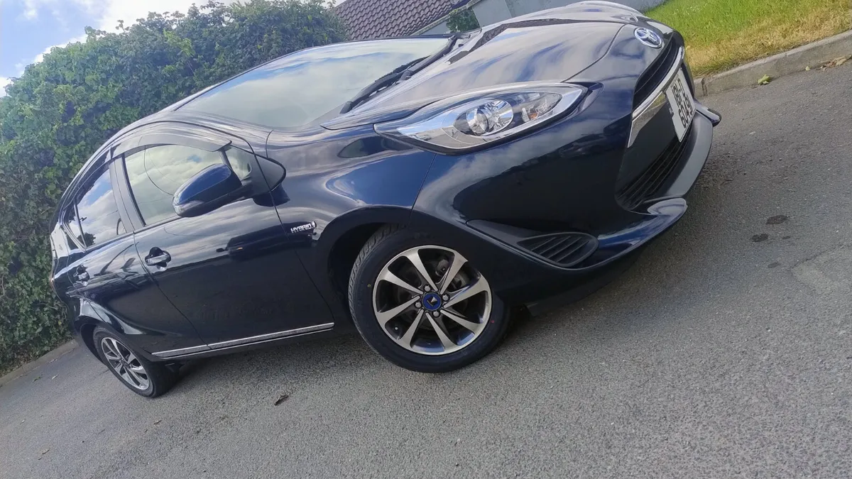 MINT TOYOTA AQUA HYBRID~BRAND NEWNCT 05/27=€11,450 - Image 2