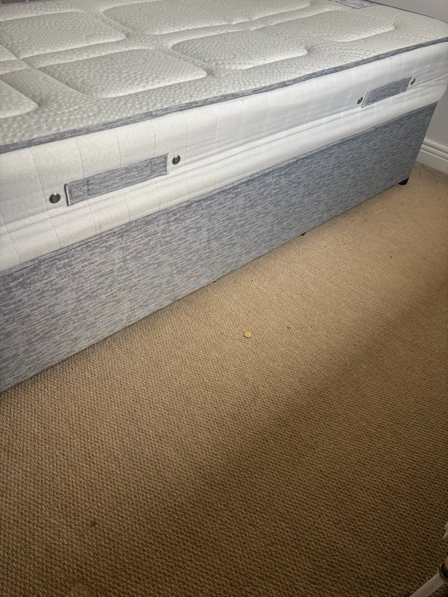 Single bed with mattress - Image 2