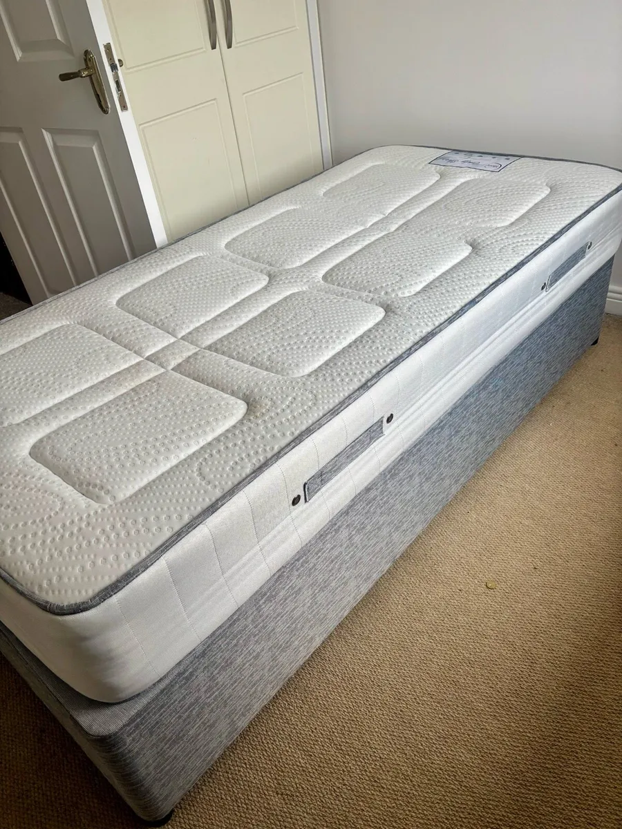 Single bed with mattress - Image 3