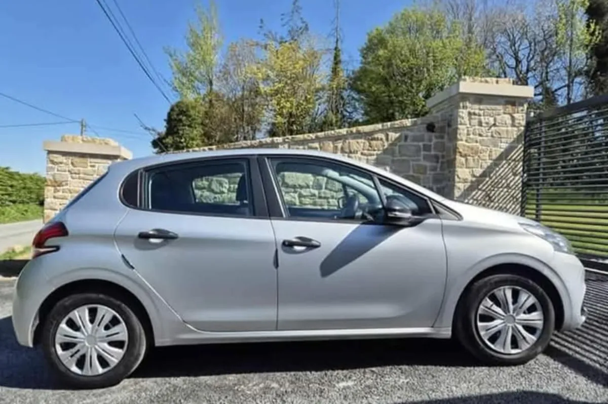 2016 PEUGEOT 208 DIESEL - Image 2