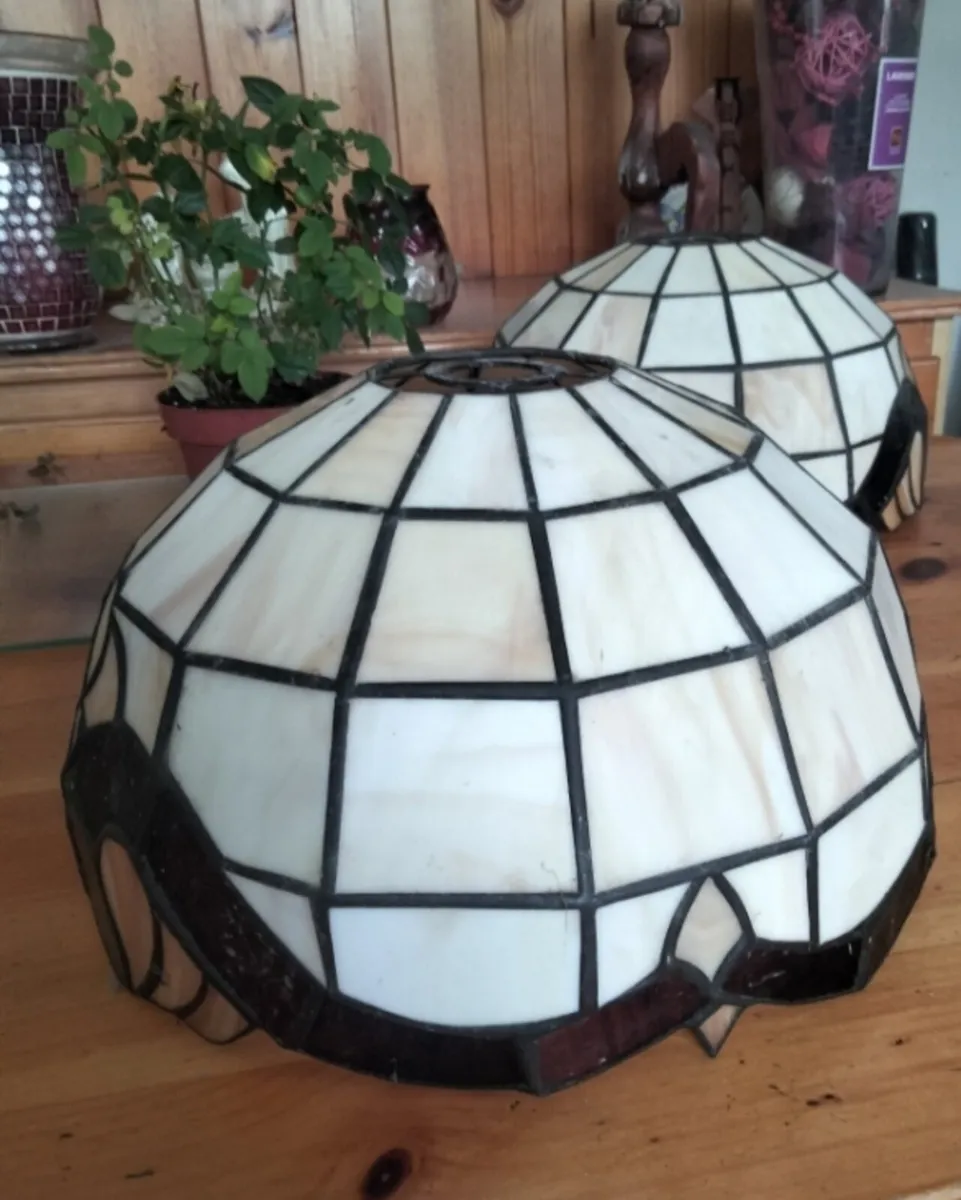 Tiffany light shade. Lamp shade