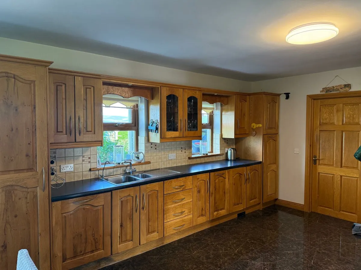 Oak Kitchen - Image 3