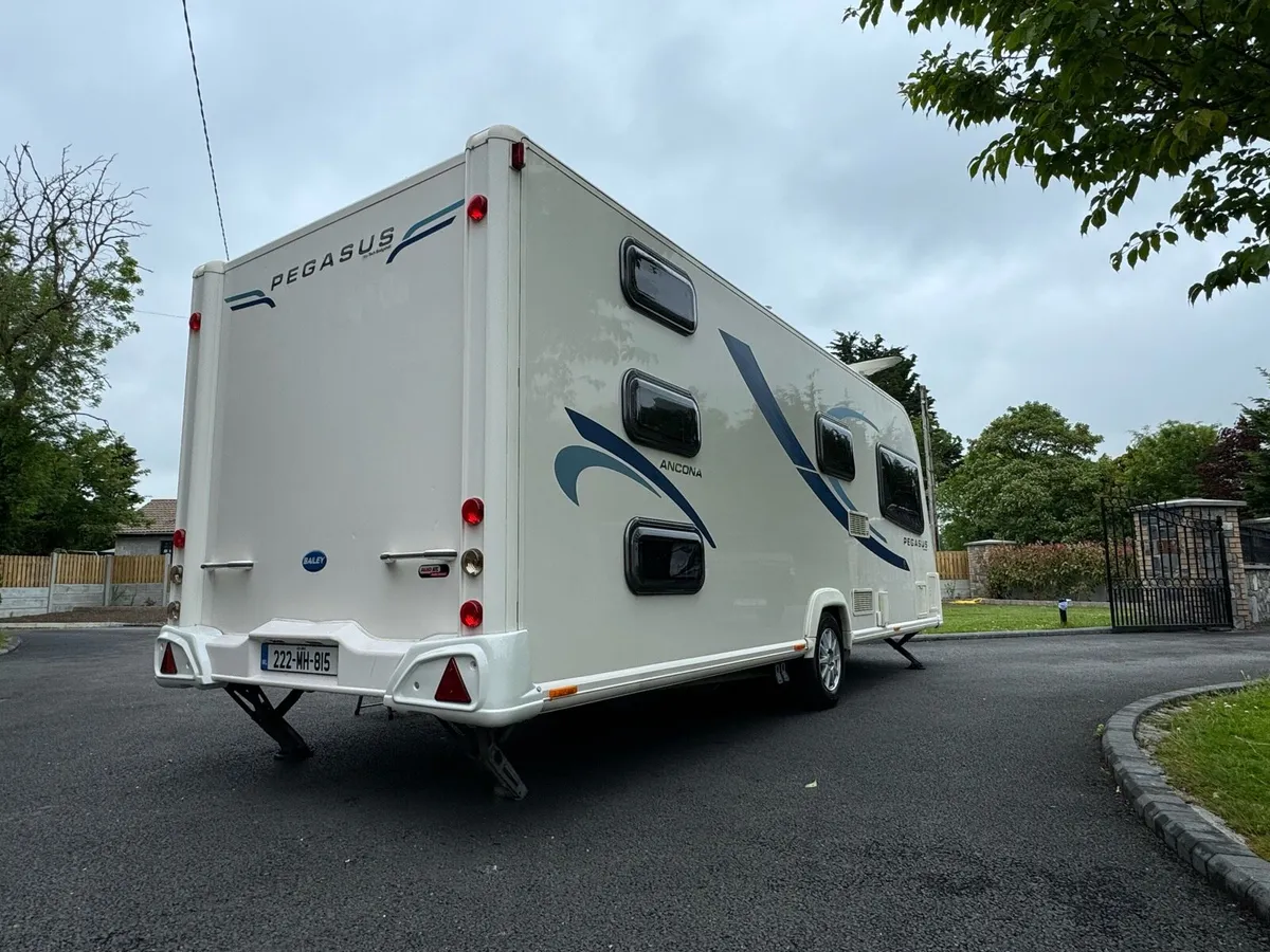 2012 6 Berth Triple Bunk Air Awning & Motor Movers - Image 1