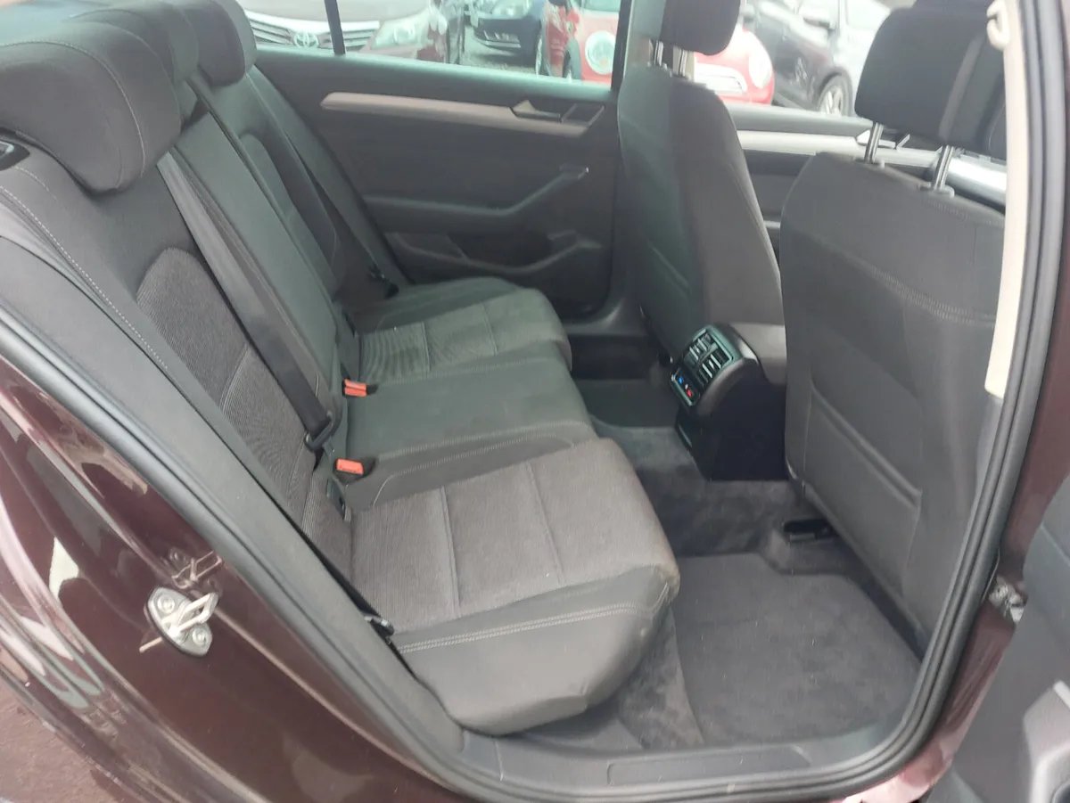 Volkswagen Passat 2016 - Image 3