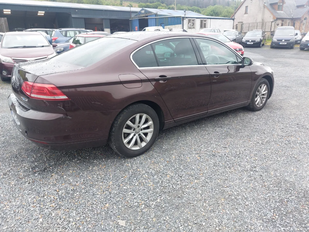 Volkswagen Passat 2016 - Image 4