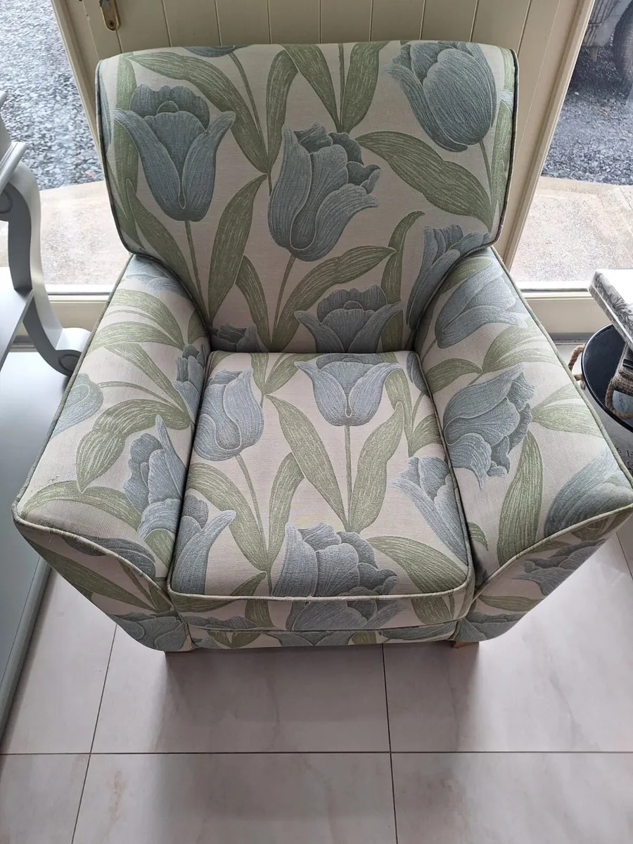 Arm Chair with footstool - Image 3