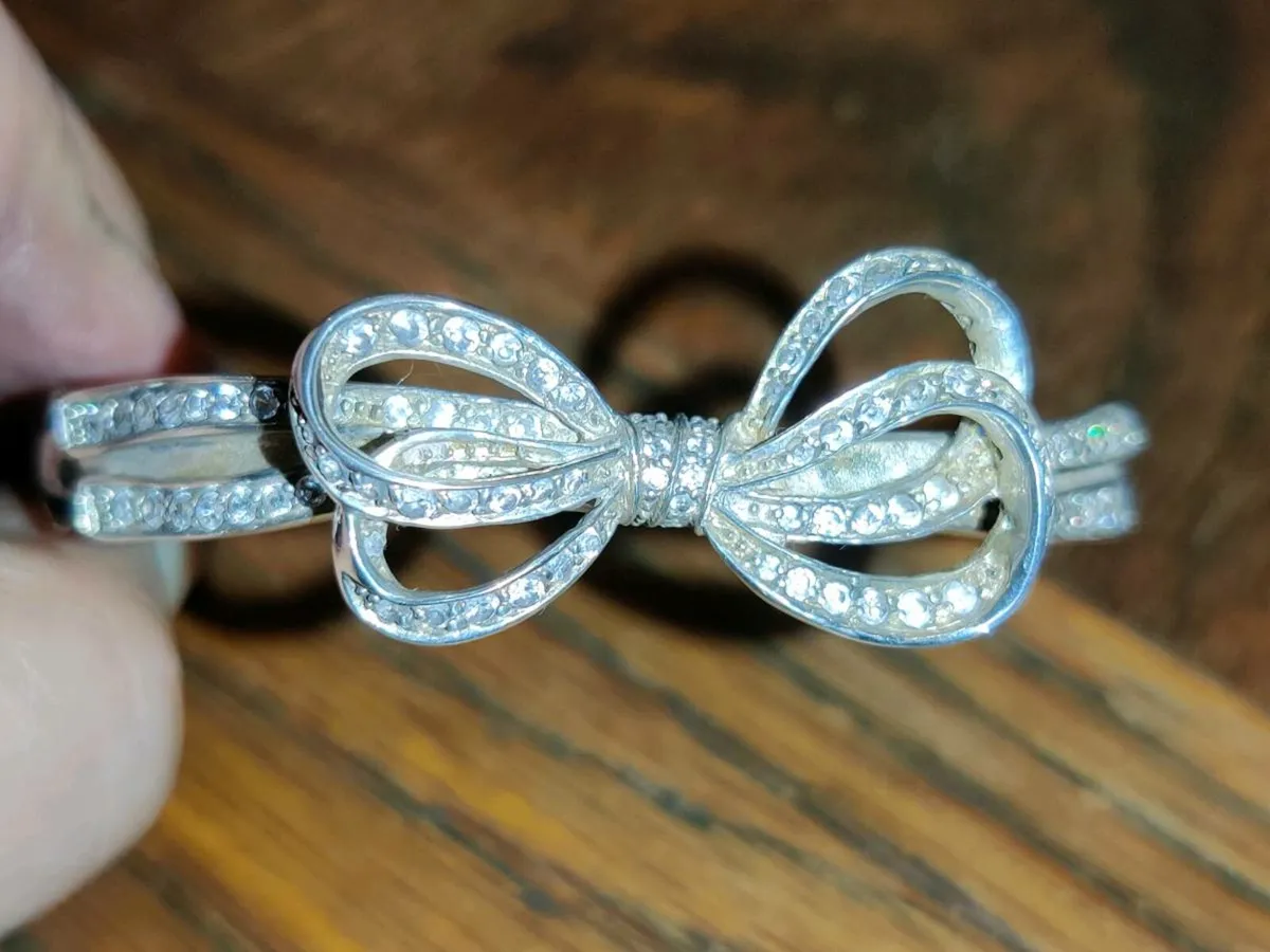 SPARKLING RIBBON, 925 Silver Heavy 71/2"Bangle ! - Image 2