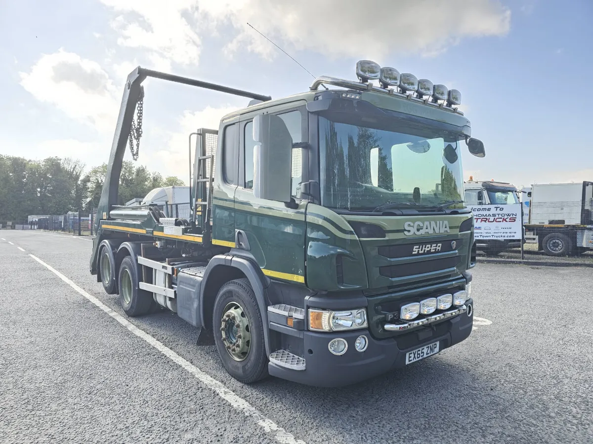 2015 Scania P320 6x2 twin wheel skip truck - Image 1