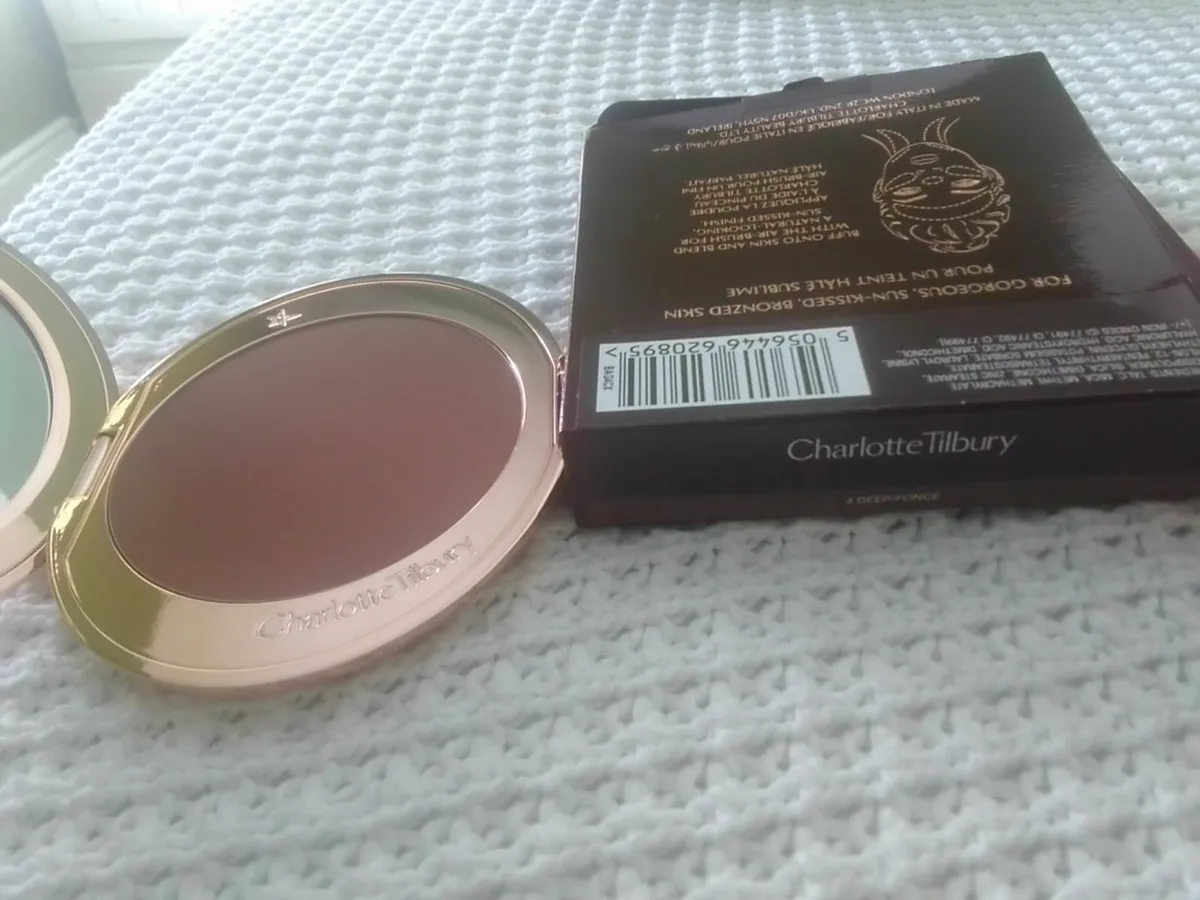 CHARLOTTE TILBURY BRONZING POWDER COMPACT NEW - Image 3