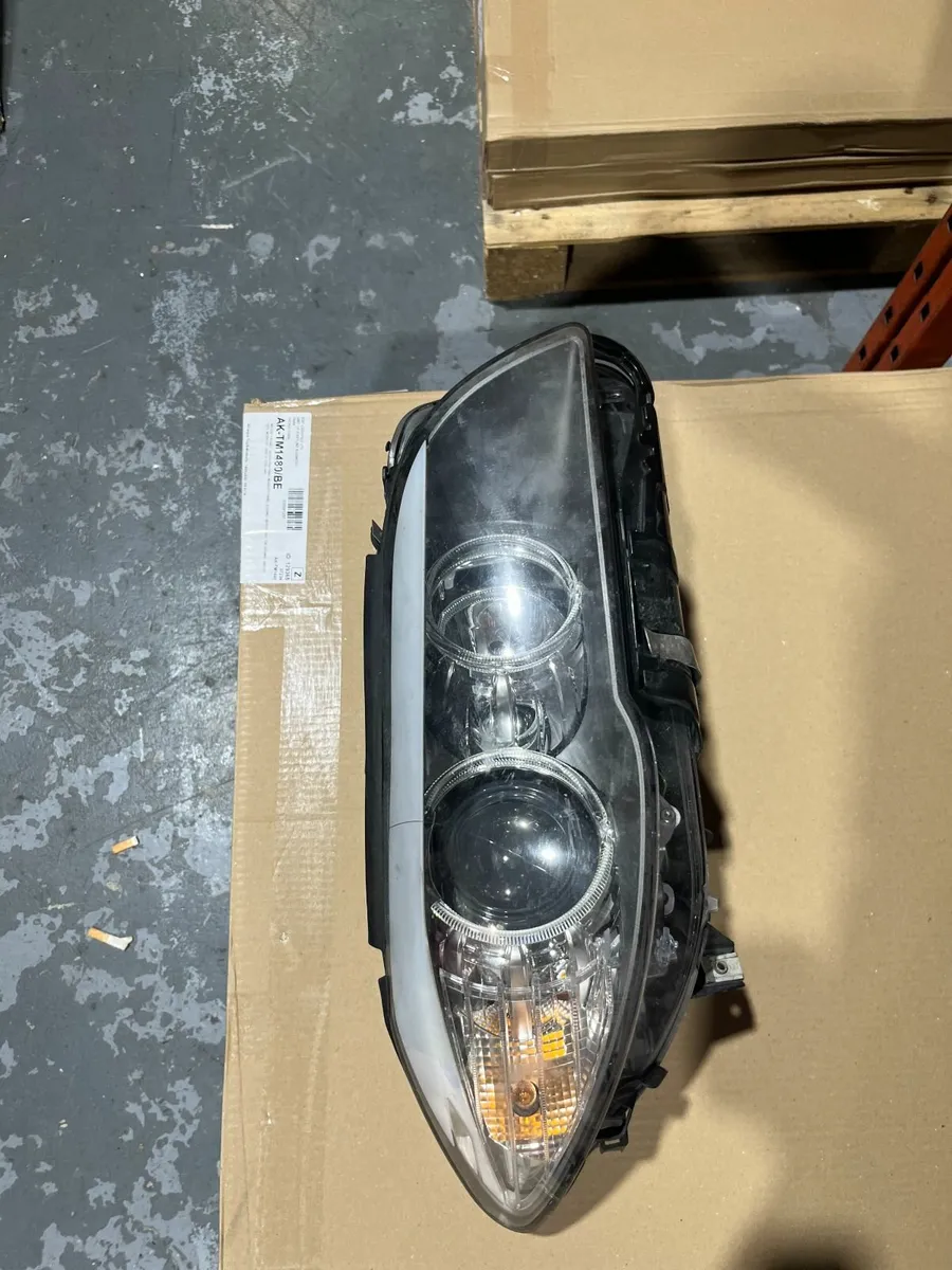 Genuine BMW F10/F11 5 Series Right Headlight - Image 3