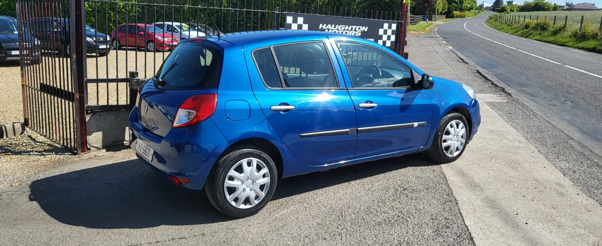 Renault Clio 2011 new nct low mileage - Image 4