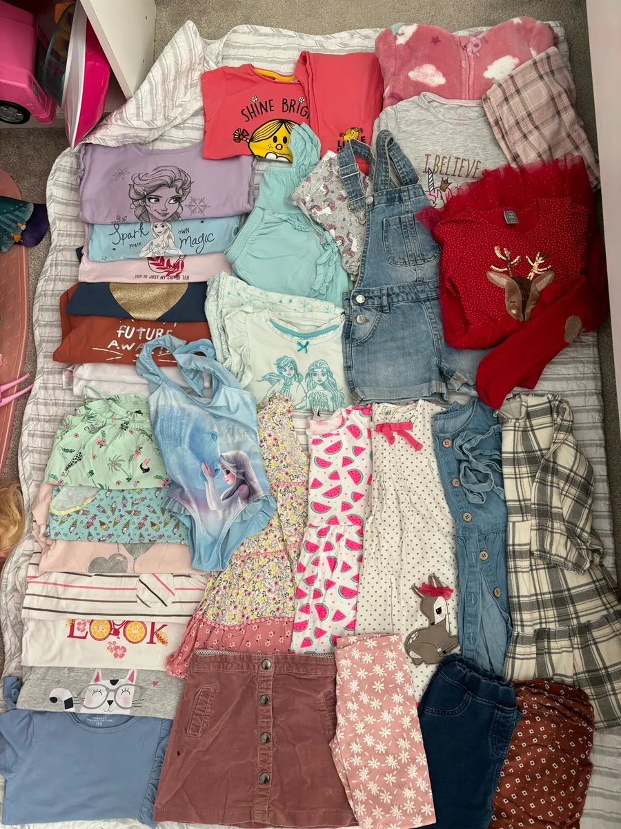Girls bundle 4-5 yrs - Image 1