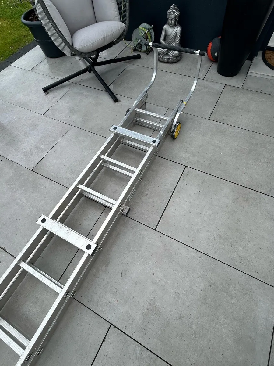 Youngman 20ft folding roof ladder - Image 3