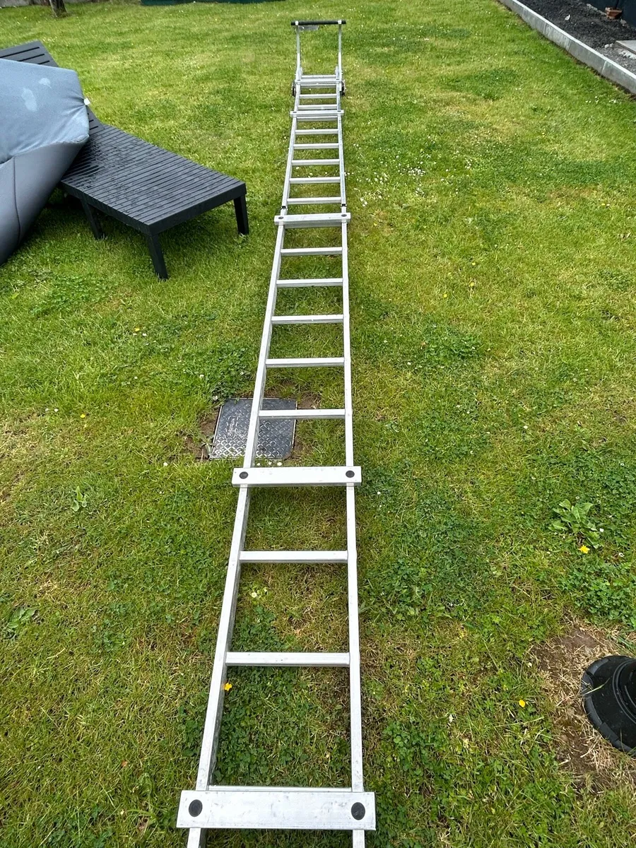 Youngman 20ft folding roof ladder - Image 4