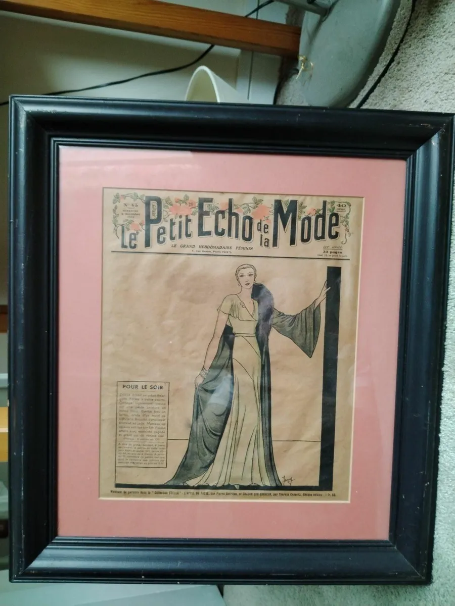Framed front page of 1930s fashion magazine - Image 1