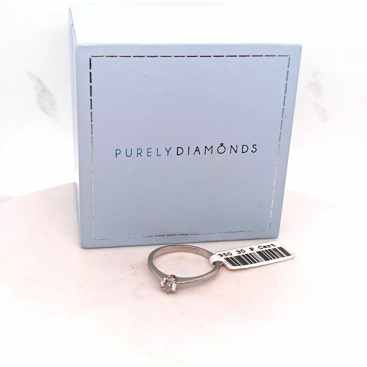 Diamond Solitaire, Platinum Ring with Certificate - Image 4